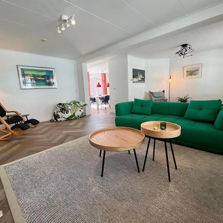 140 m2 groot appartement -midden in het centrum- 2022 kompleet gerenoveerd Domburg Buitenkant foto